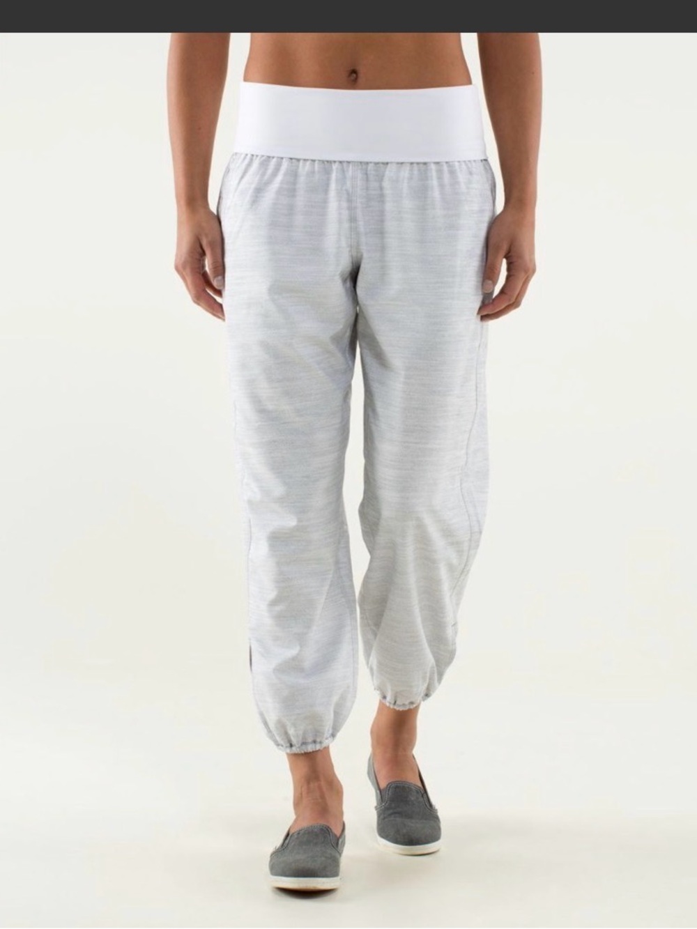 Lululemon Om Pant
Commuter Denim White / Fossil / White